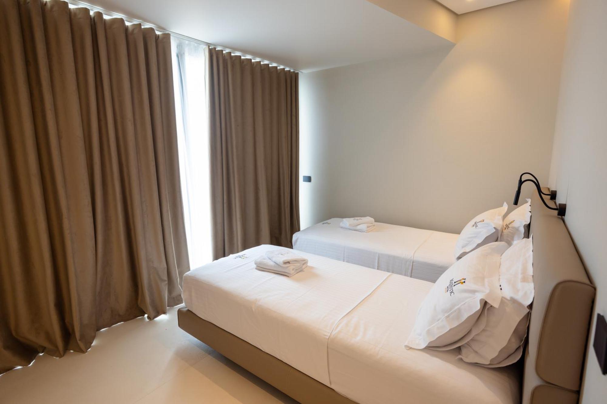 Hotel Majestic Radhime Ngoại thất bức ảnh