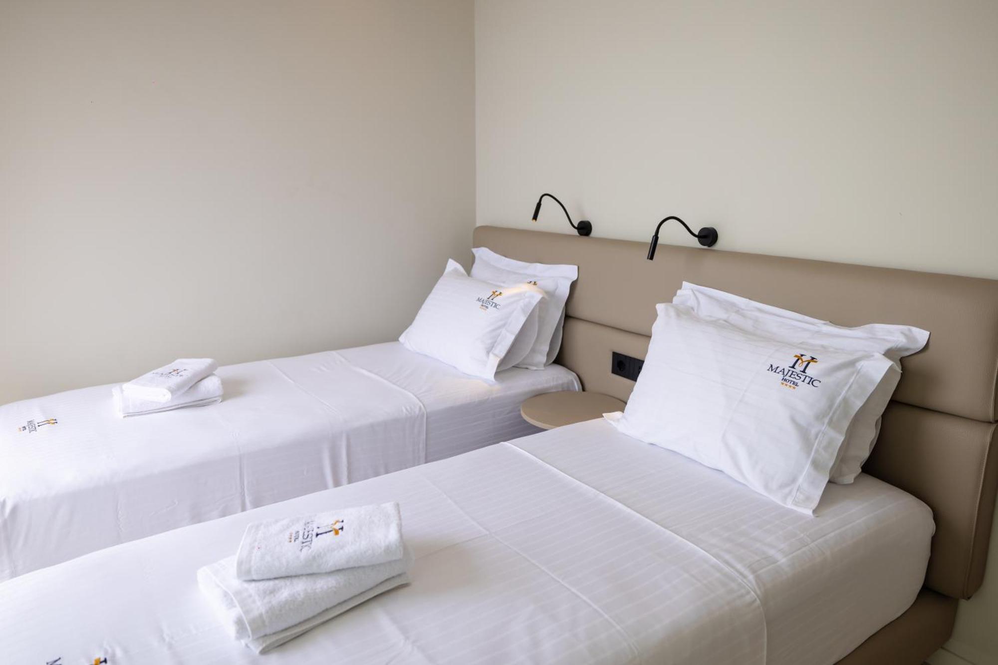 Hotel Majestic Radhime Ngoại thất bức ảnh