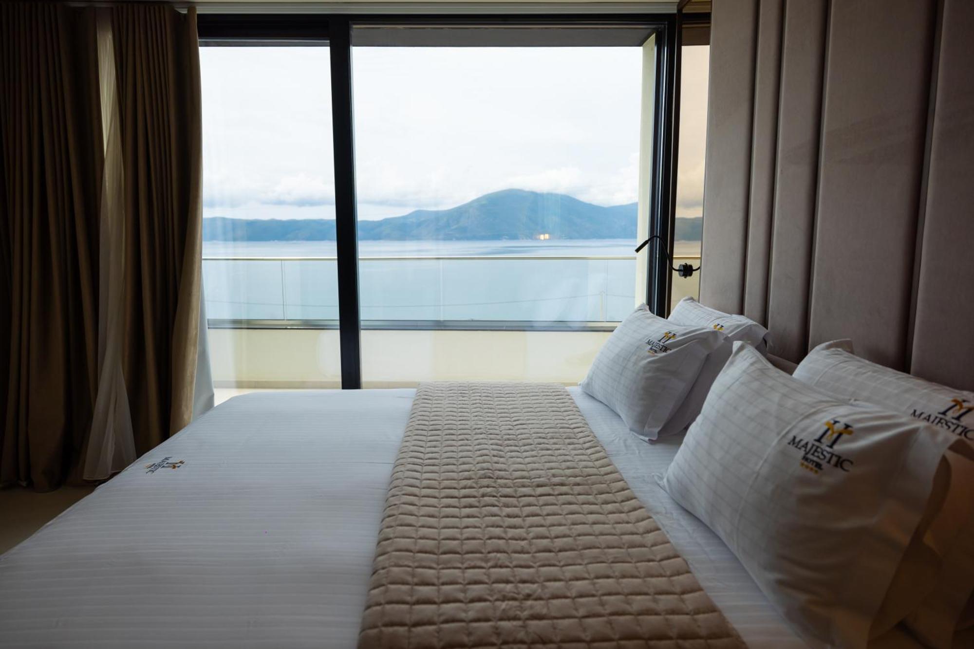 Hotel Majestic Radhime Ngoại thất bức ảnh